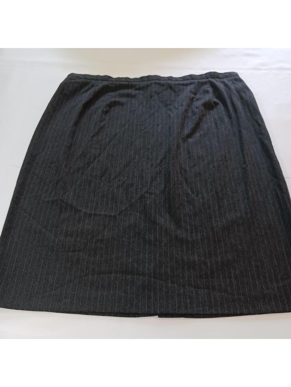Back Zipper Women's Gray Skirt With Stripes Plus Size 22W Measured (42×27)